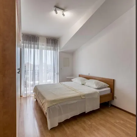 Mediterano بودْسْتغانا